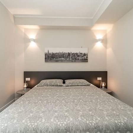 Apt 2 Min From The Cathedral With Private Parking Комо Экстерьер фото