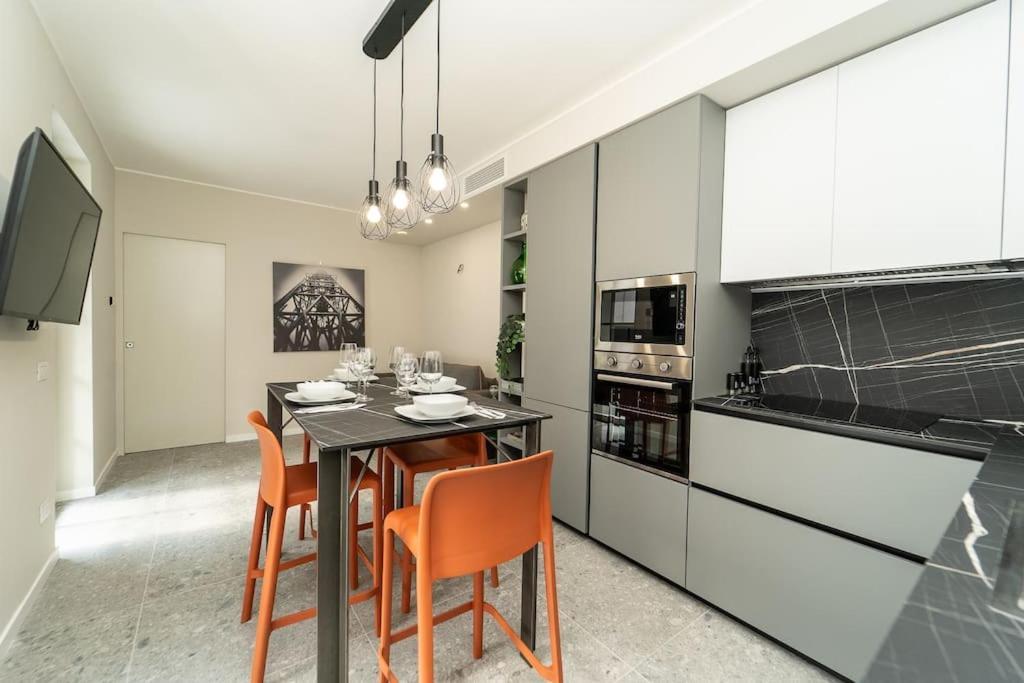 Apt 2 Min From The Cathedral With Private Parking Комо Экстерьер фото