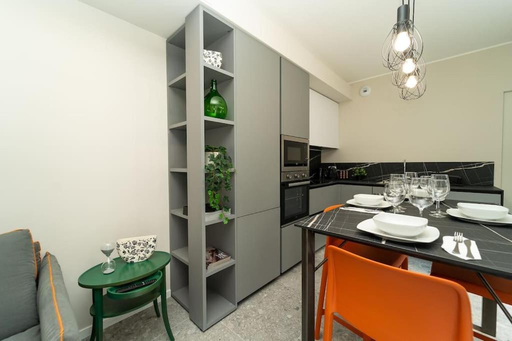 Apt 2 Min From The Cathedral With Private Parking Комо Экстерьер фото